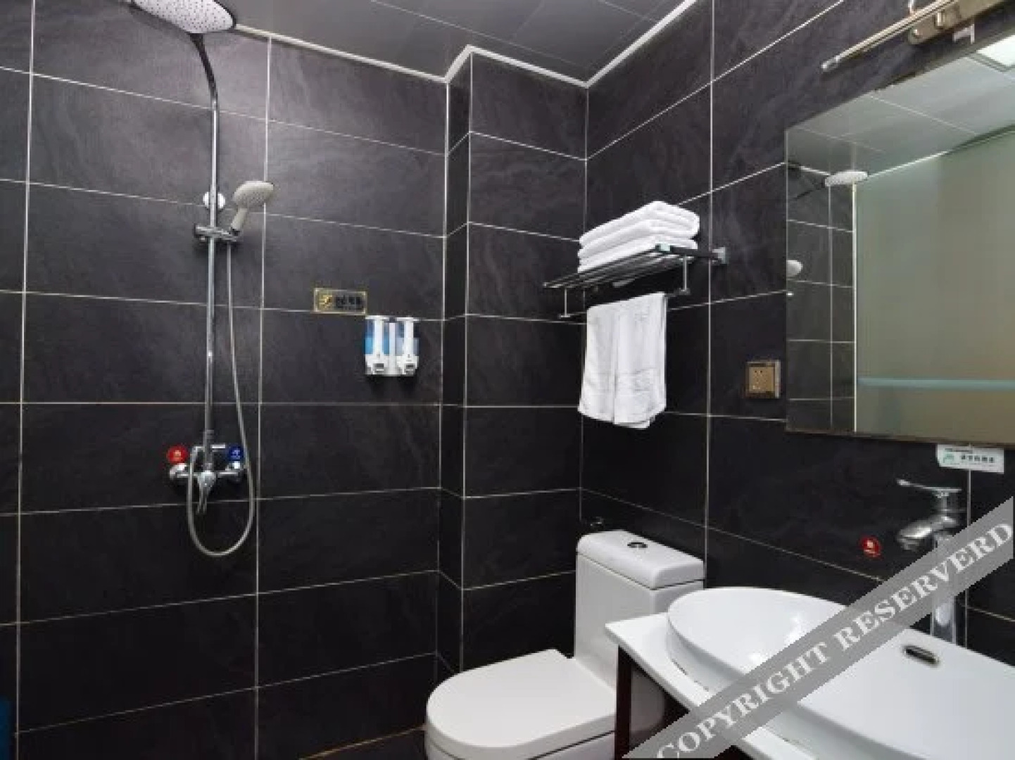 Yiyang Fangyuan Business Hotel