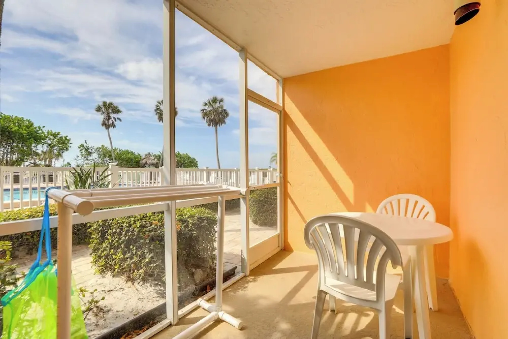 Sunlit Longboat Key Escape w/ Private Resort Beach