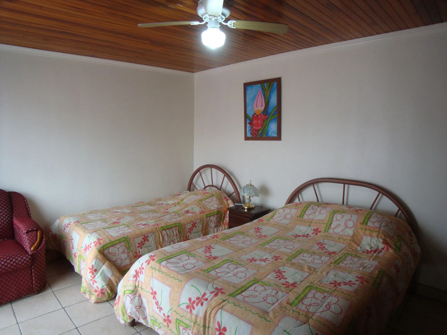 Hotel La Guaria Inn & Suites