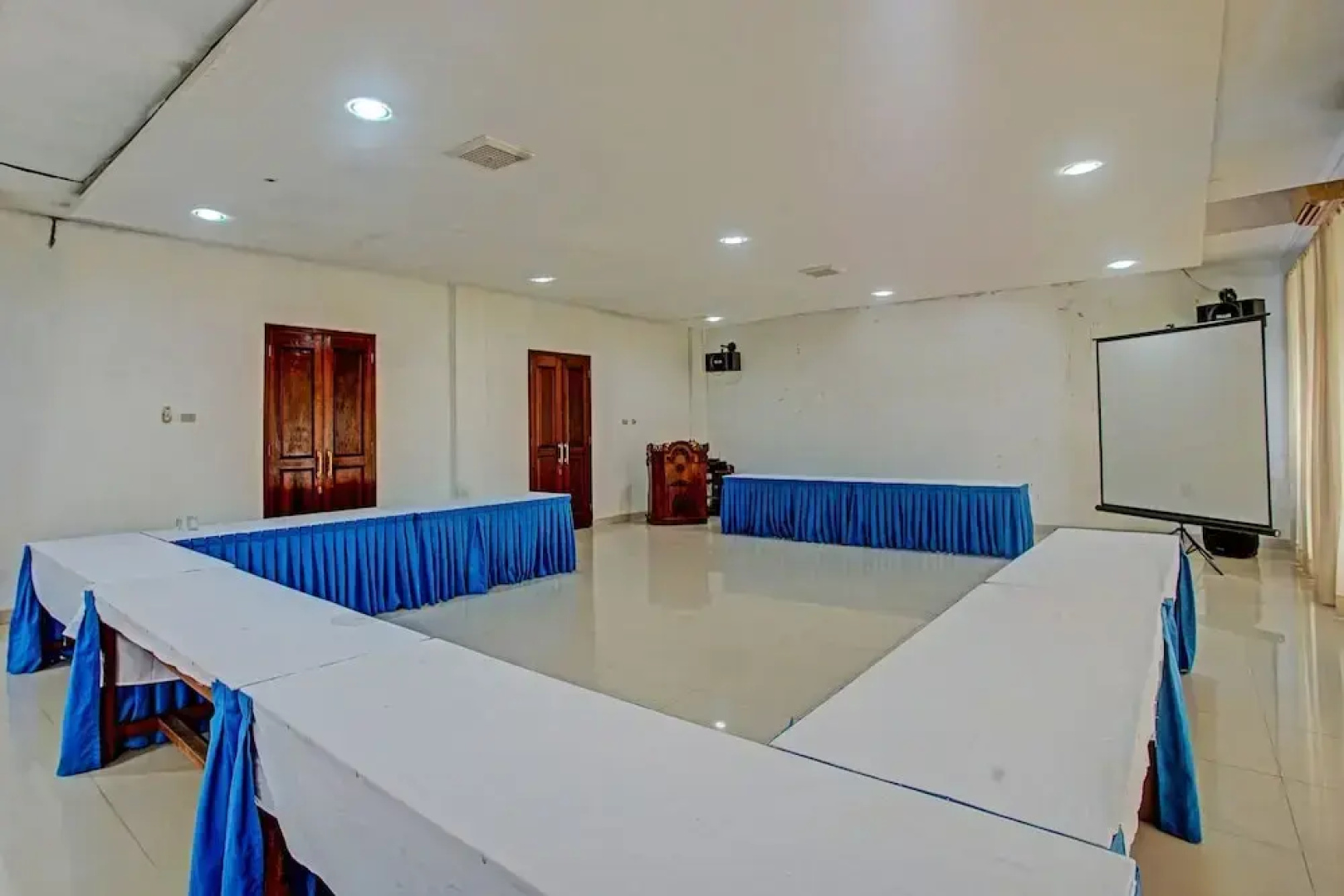 Hotel O Sarbini