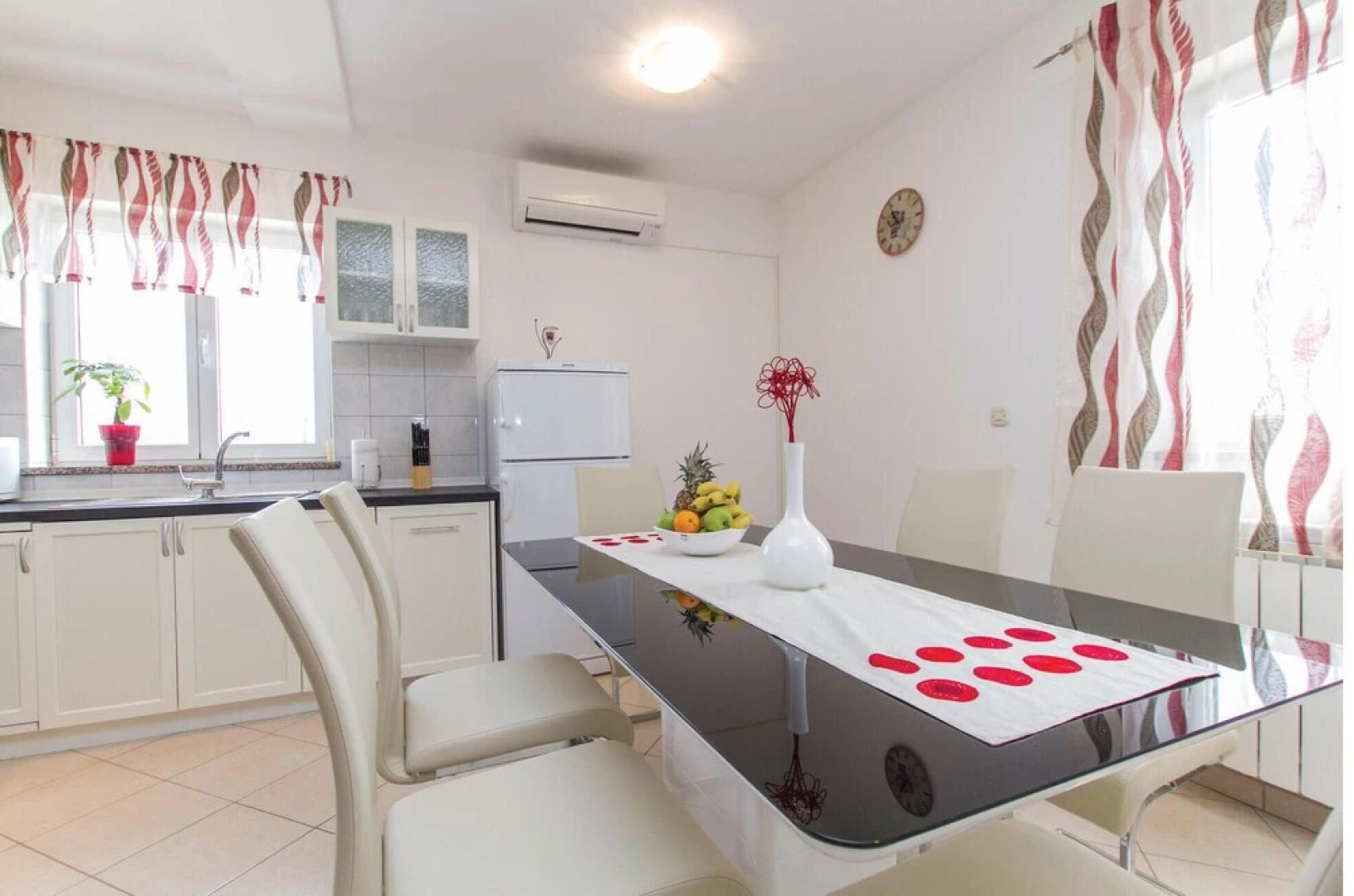 Awesome Home in Drenje With Wifi and 4 Bedrooms