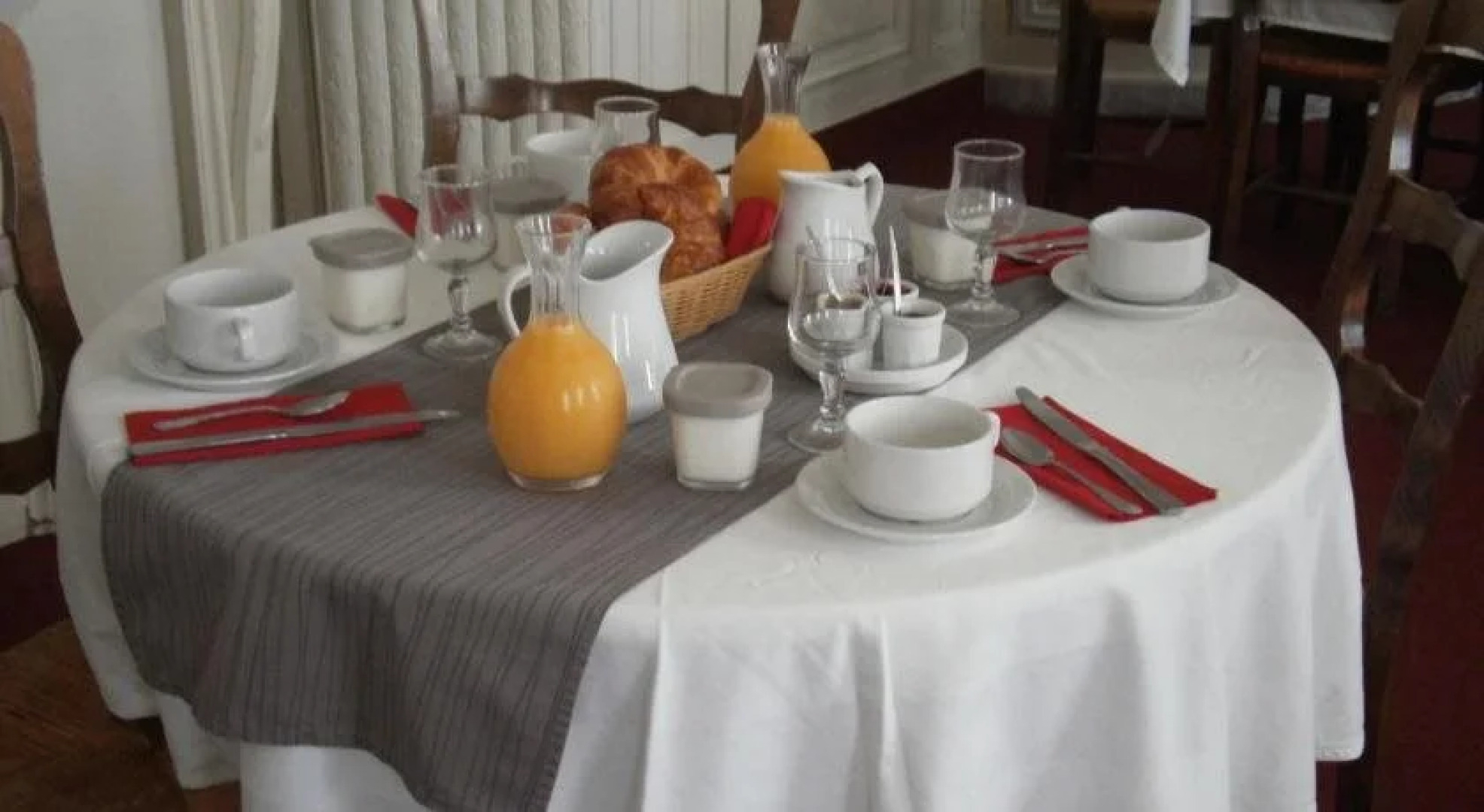 Logis Le Grand Hotel du Louvre