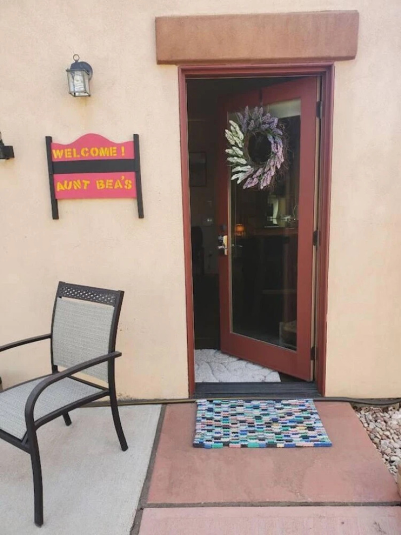 Aunt Bea's Serenity in the Heart of Town