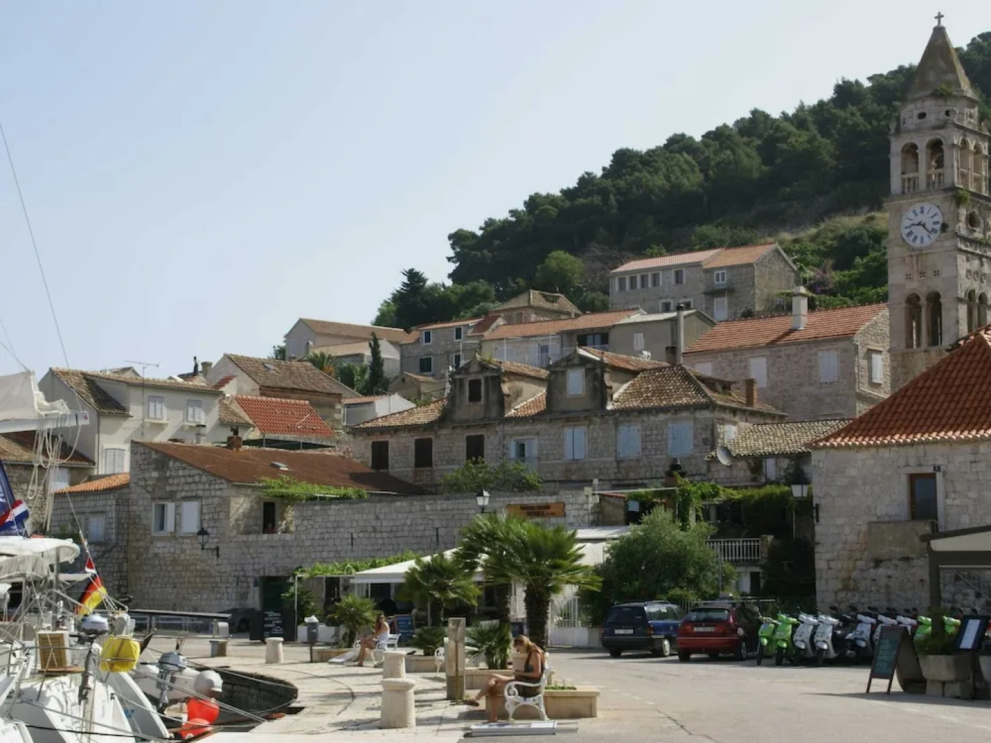 Coastal Apartment in Vis Near sea