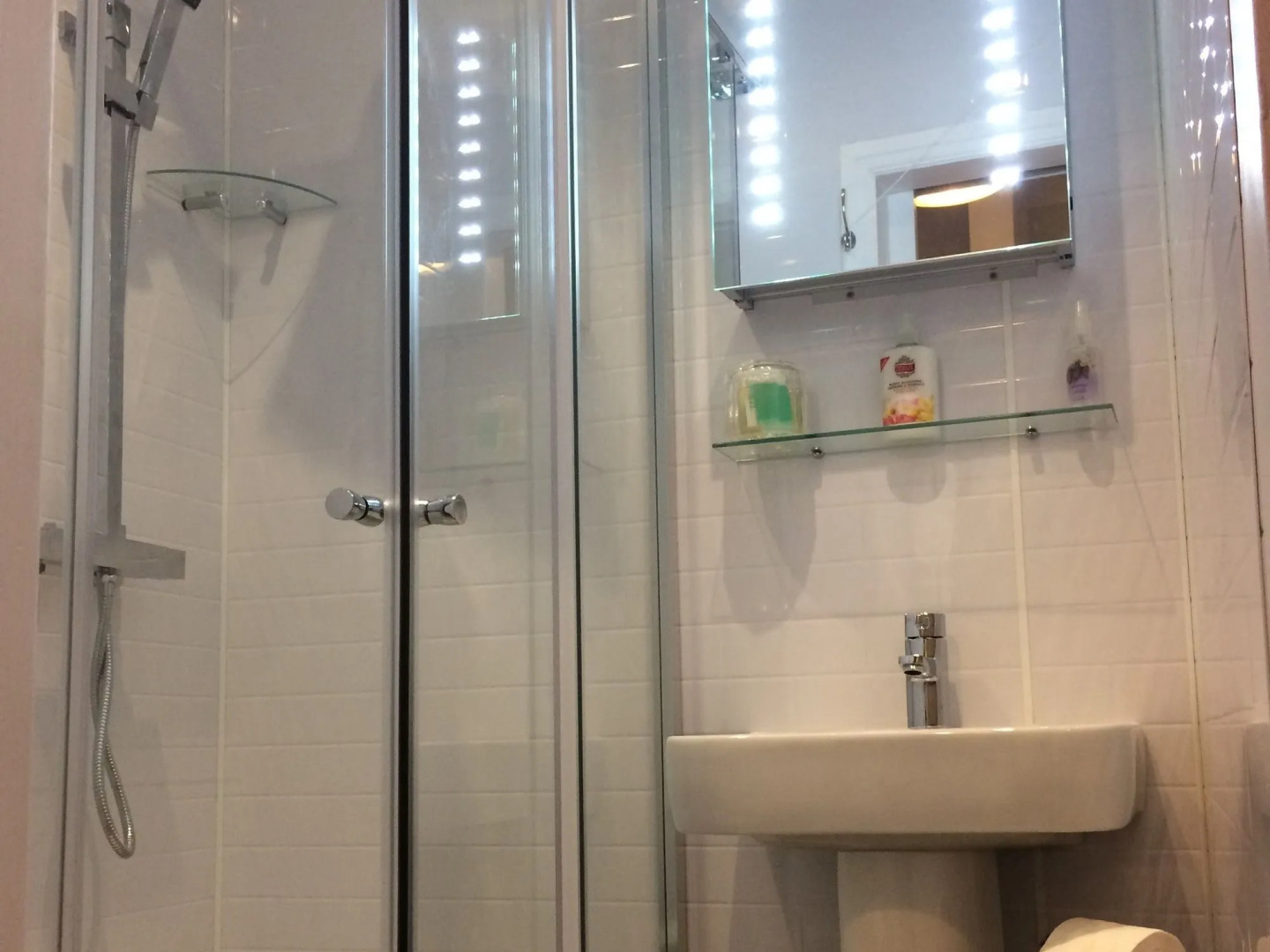 Milton House Studio Apartment Suites