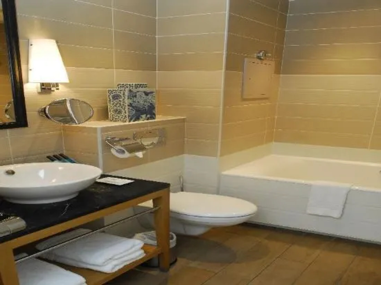 WHO - Windsor Hotel Opera