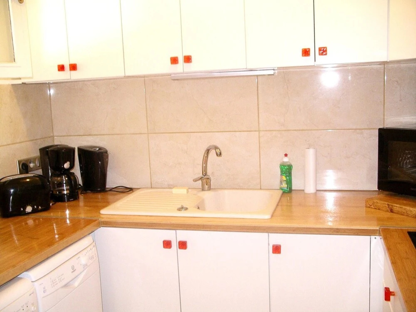 Studio in Cagnes-sur-mer, With Pool Access, Enclosed Garden and Wifi -