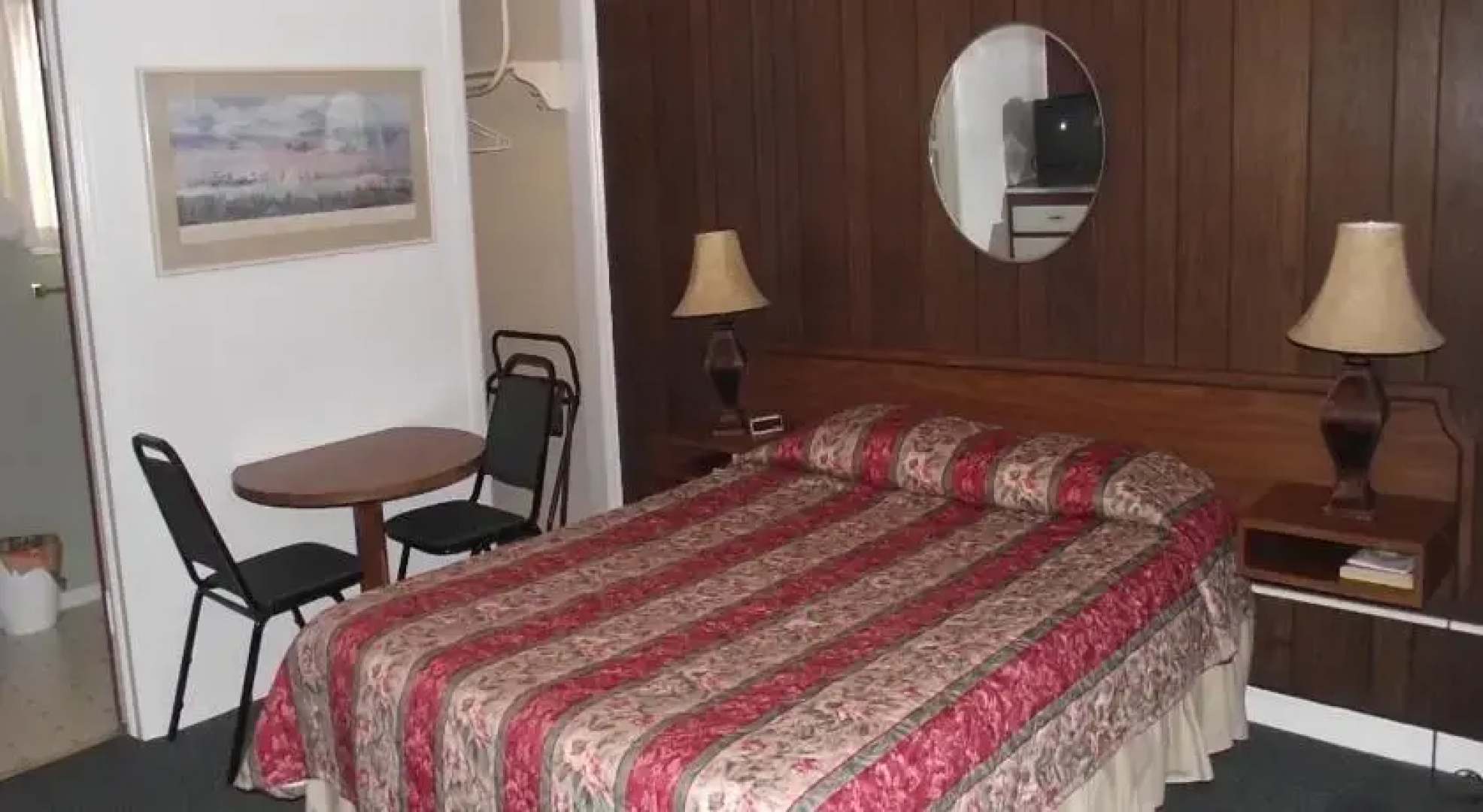 Colonial Motel