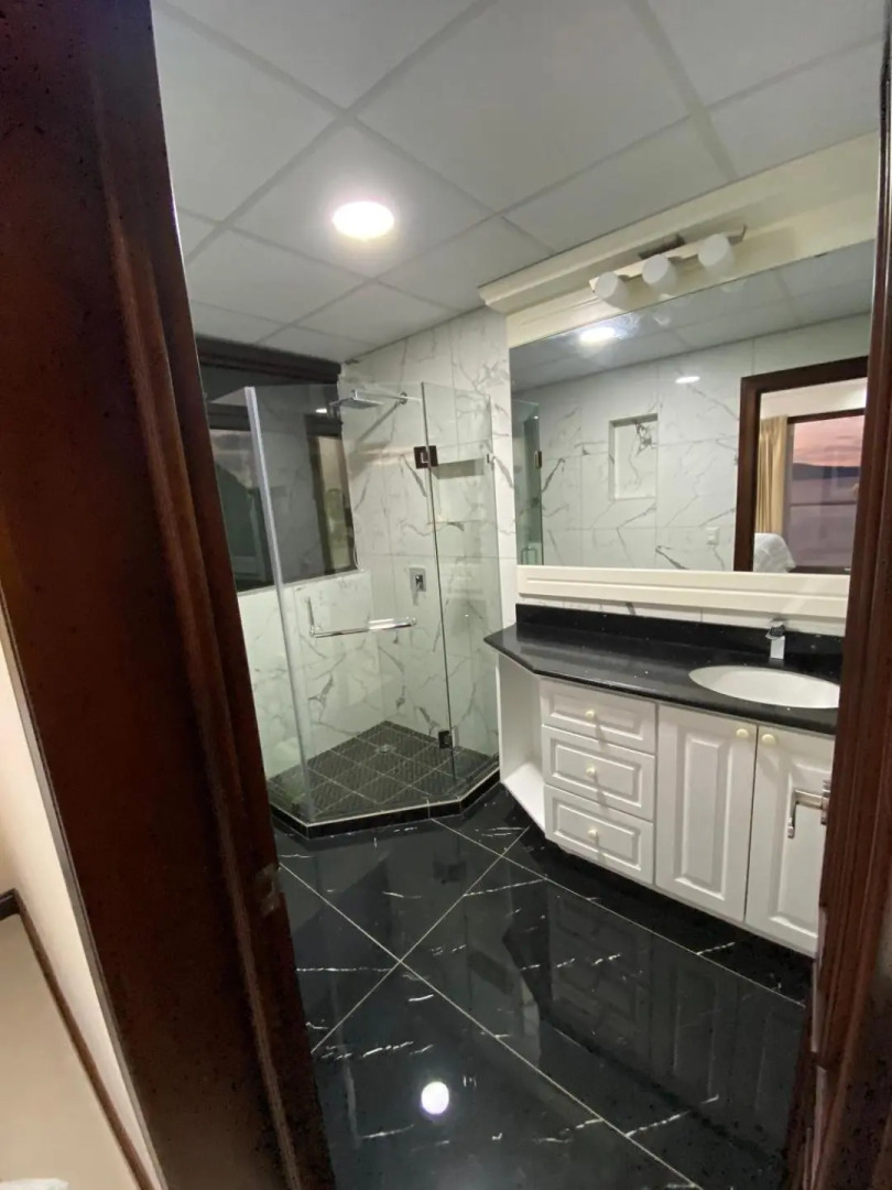 Torres de Atitlan 4 Bdrm-3 Bthrm Full Floor - for 10 people