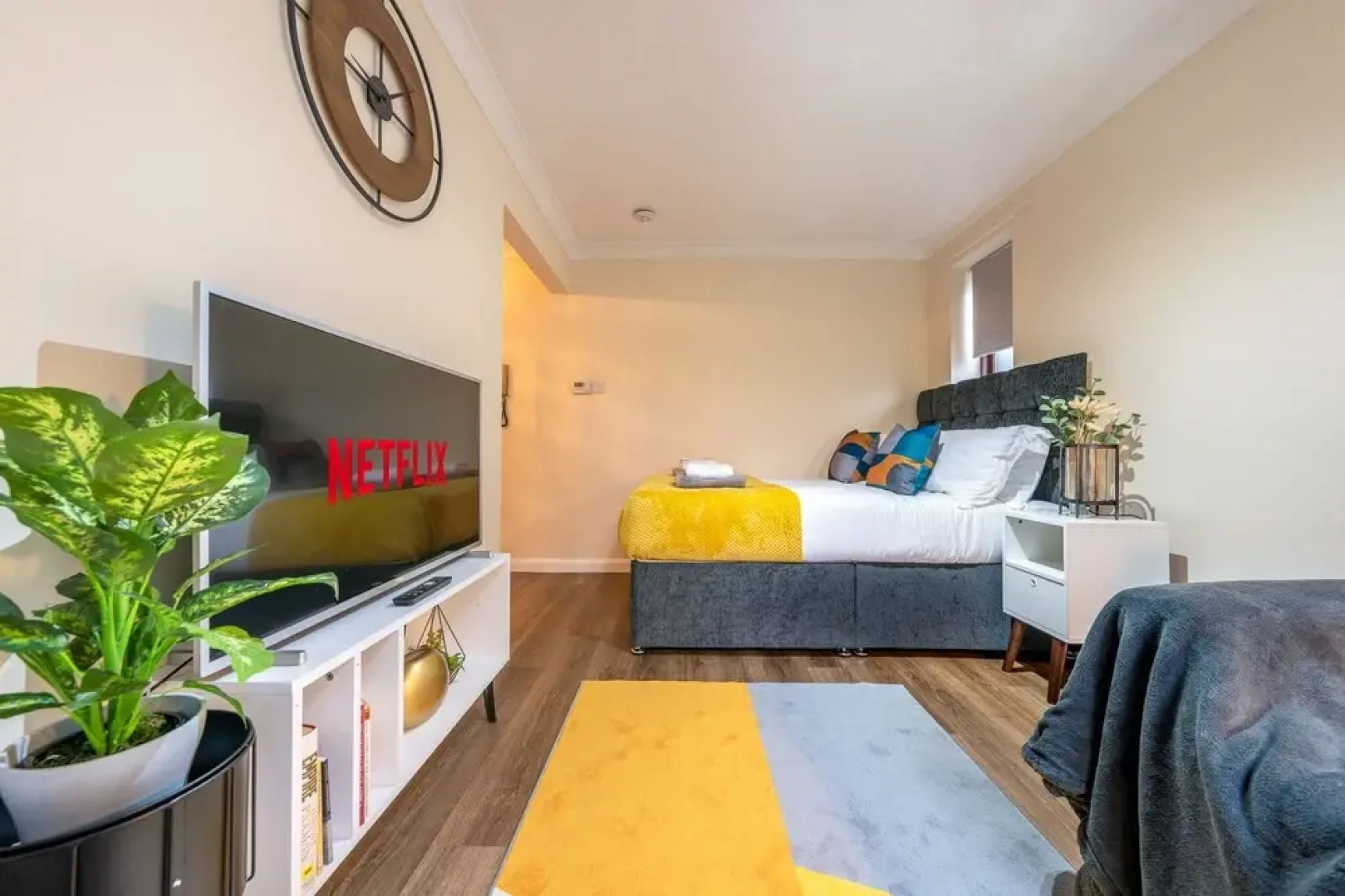 Staines Studio Apartment - Heathrow