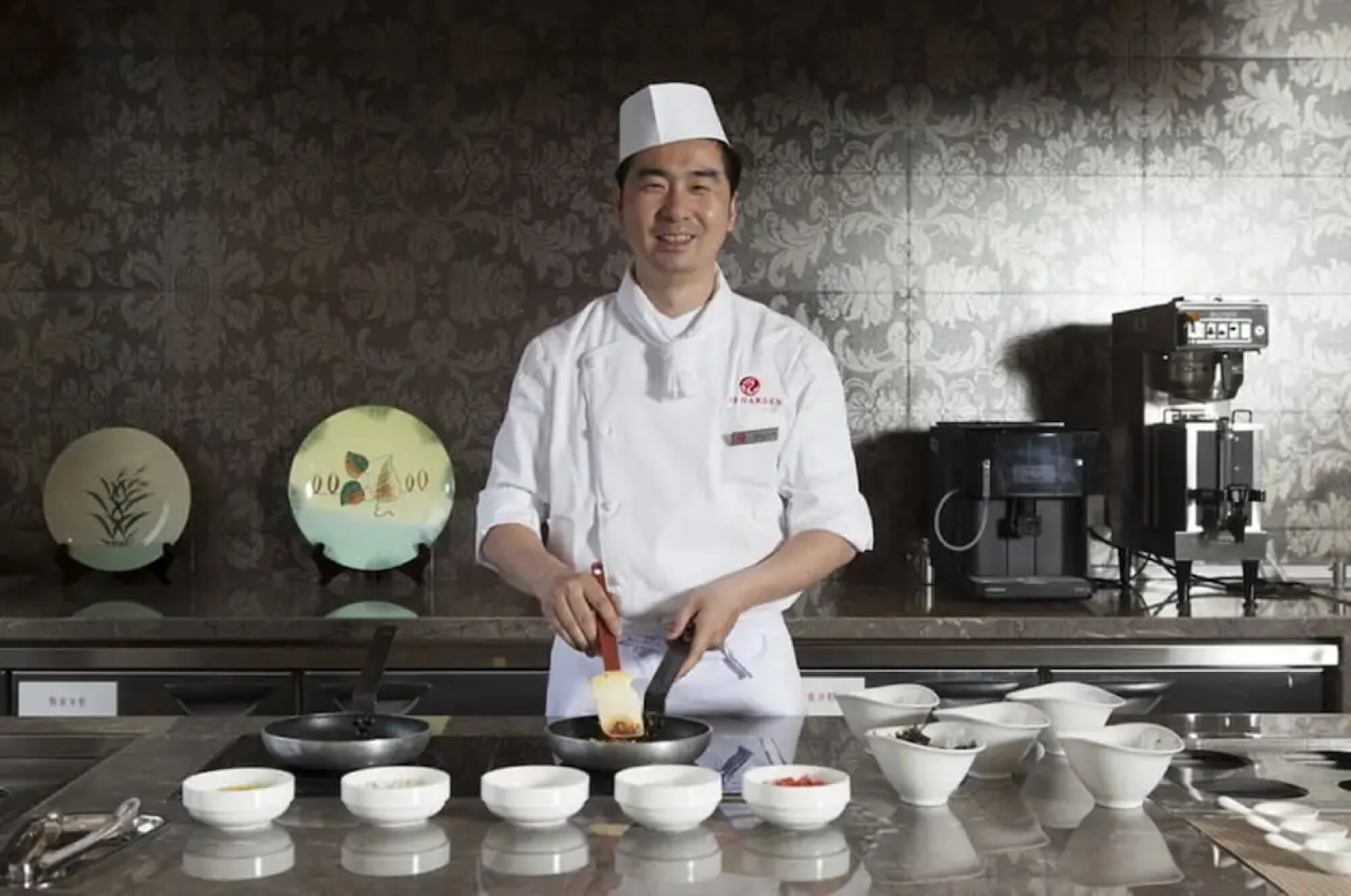 Lee Garden Service Apartment