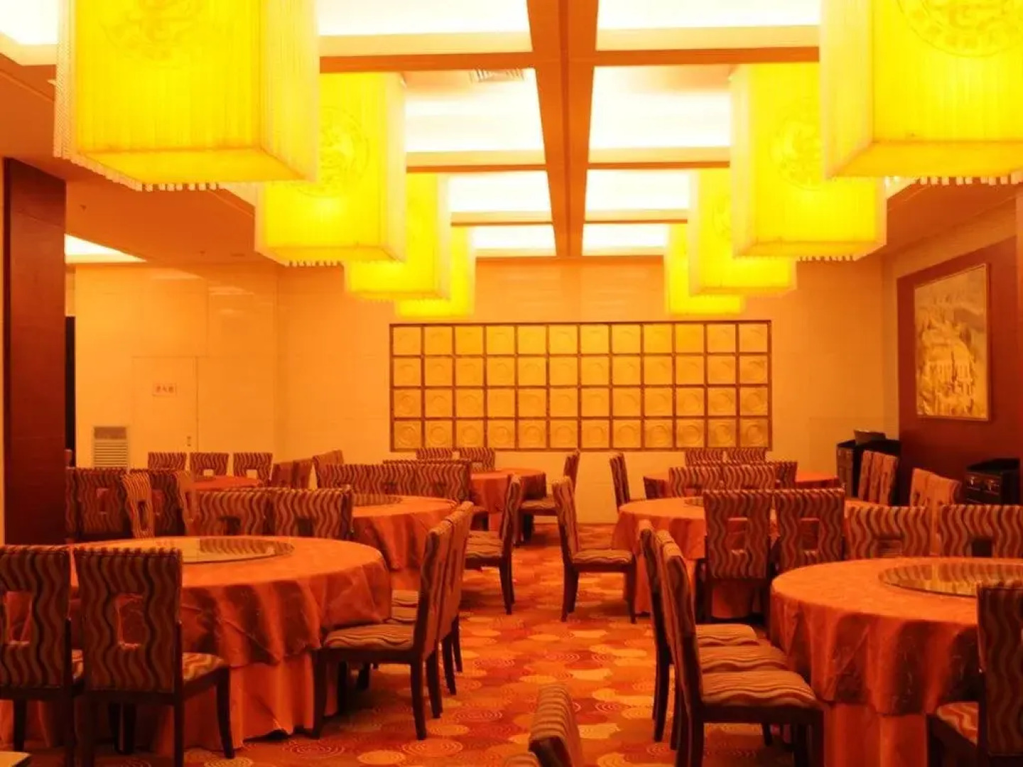 Rising Dragon International Hotel