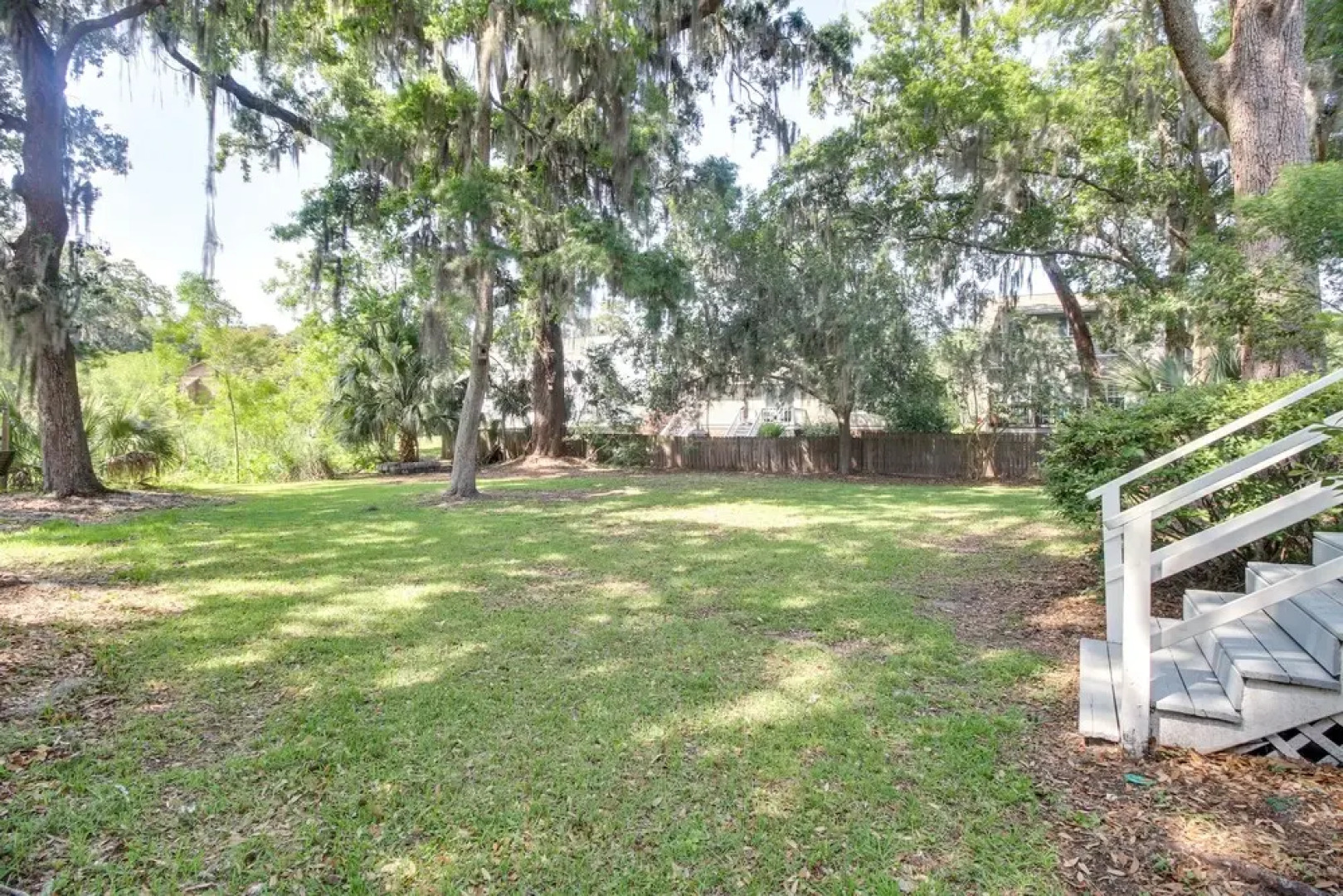 Proximity Place, Cozy Savannah Home w/ Deck!