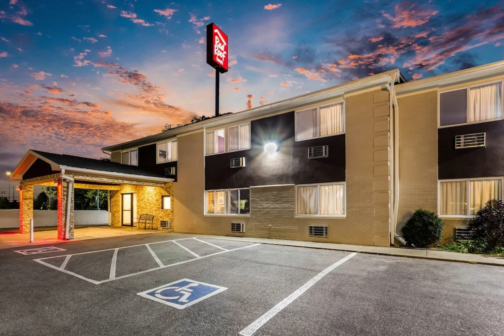 Super 8 Dry Ridge