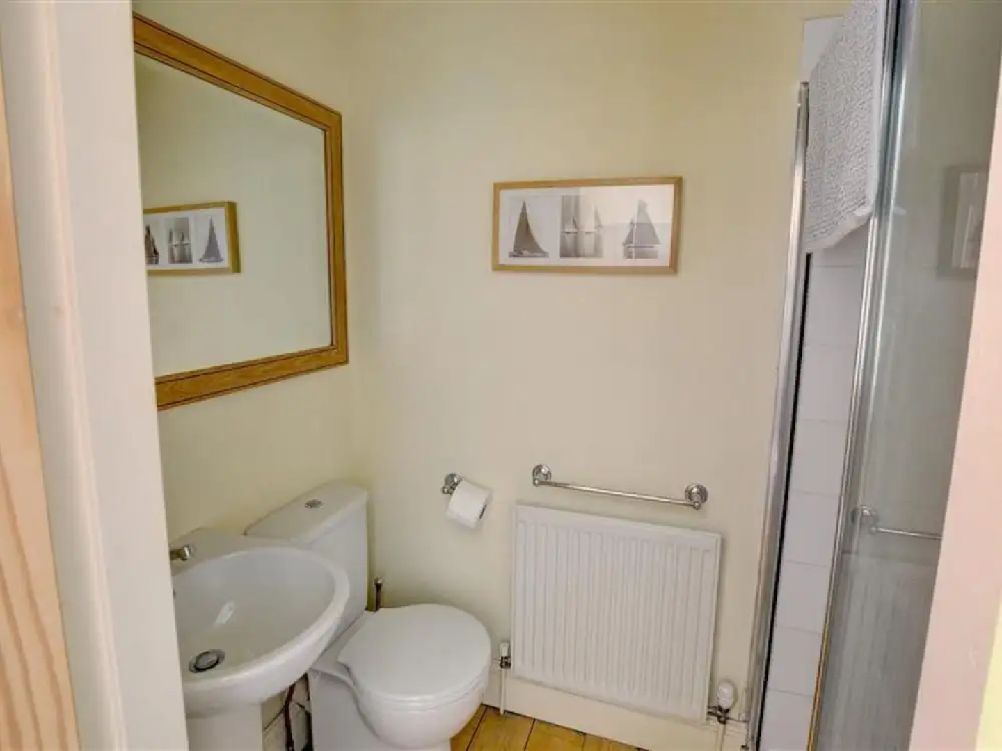 Modern Apartment Near the Estuary of the Mawddach River