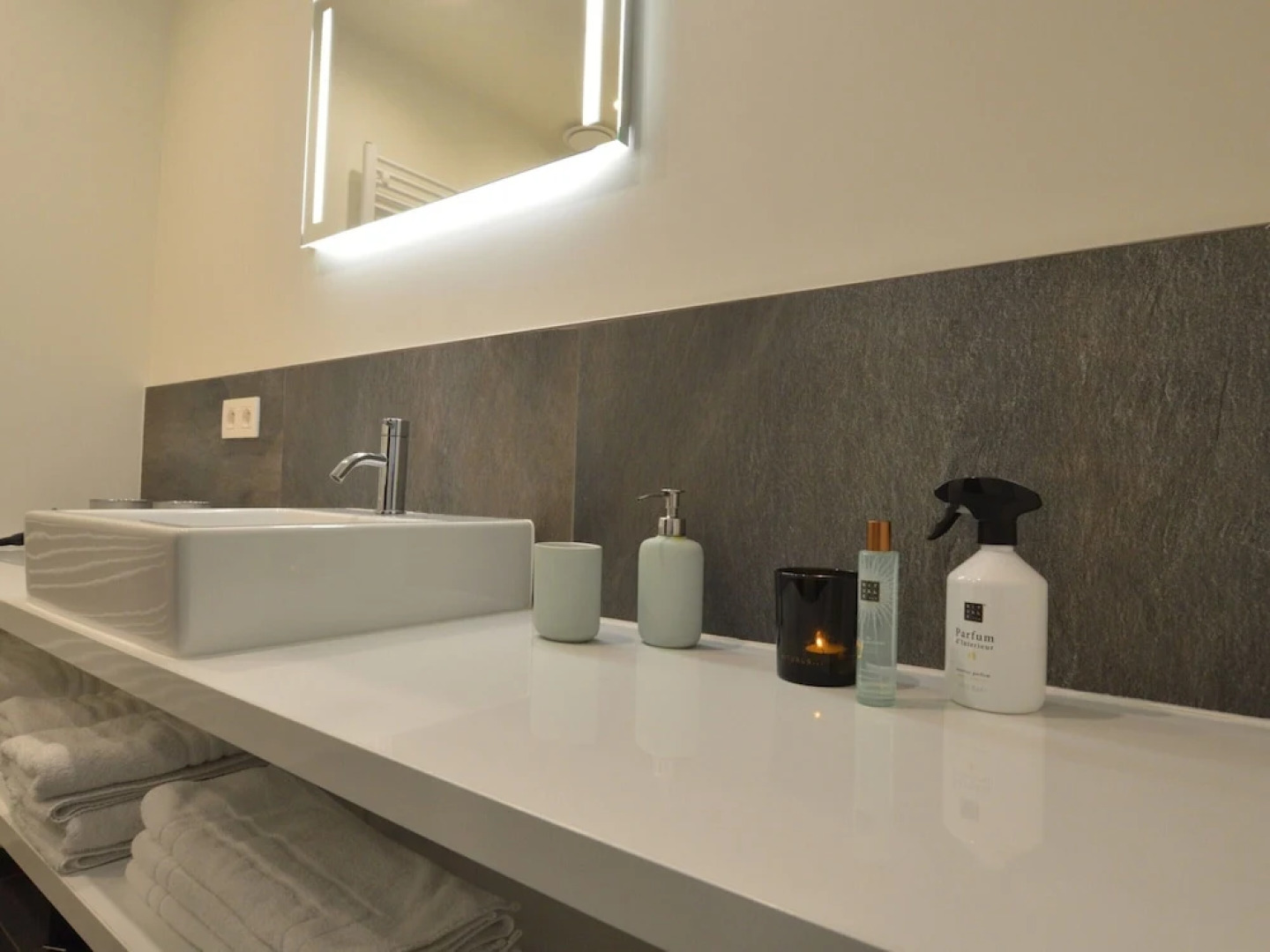 Lovely Holiday Home 'walleken' With a Pond