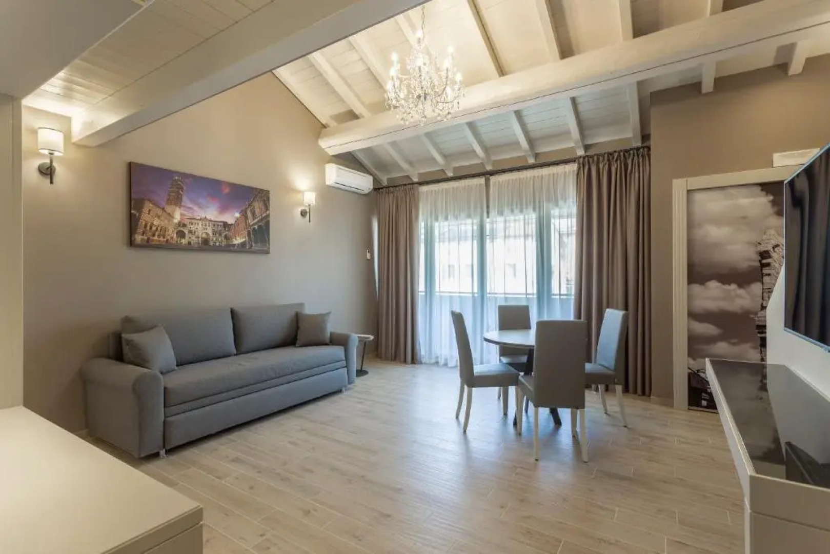 Luxury Apartments San Zeno