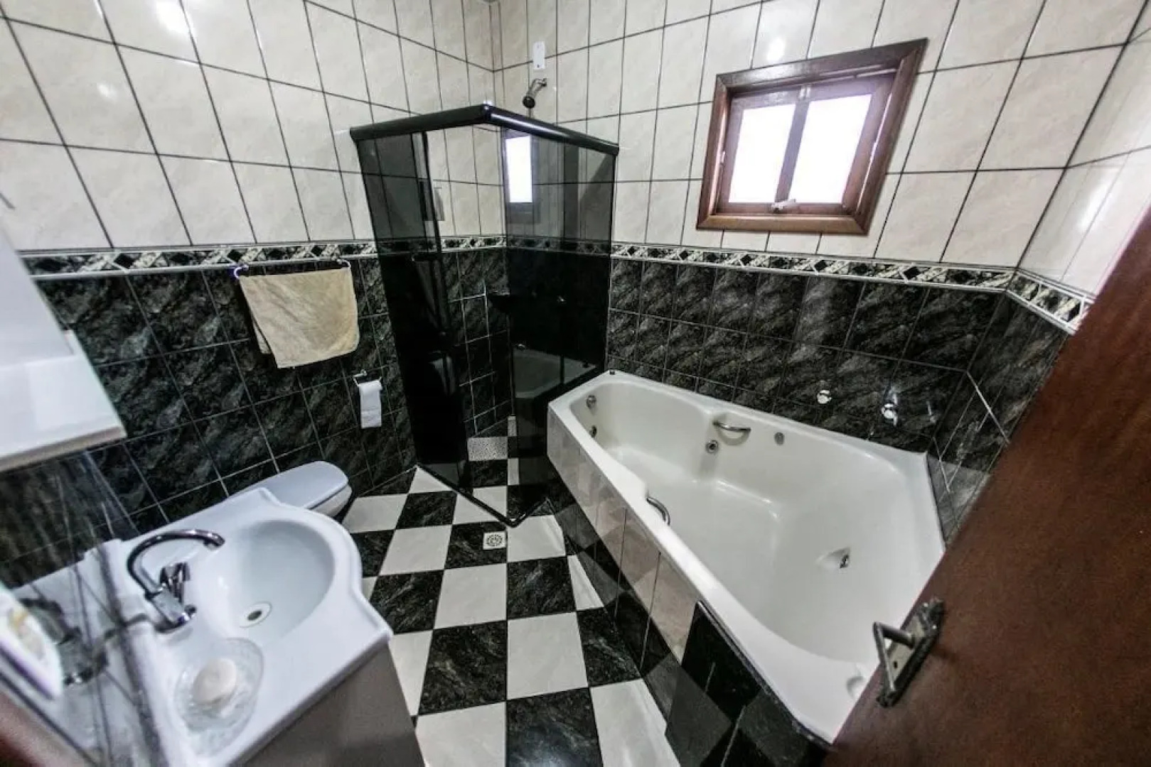 Casa Terceira avenida - 10 pessoas