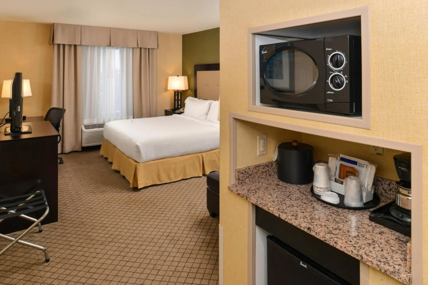 Holiday Inn Express Sacramento Airport Woodland by IHG