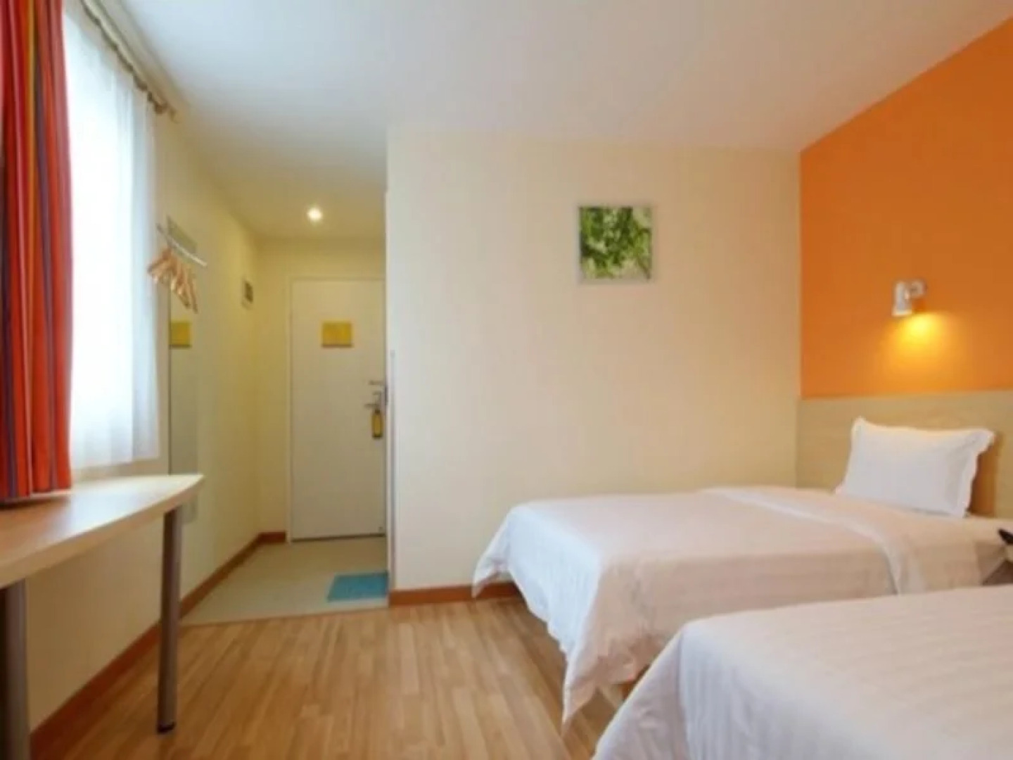 7Days Inn Korla Li Xiang Road Kongque River Branch