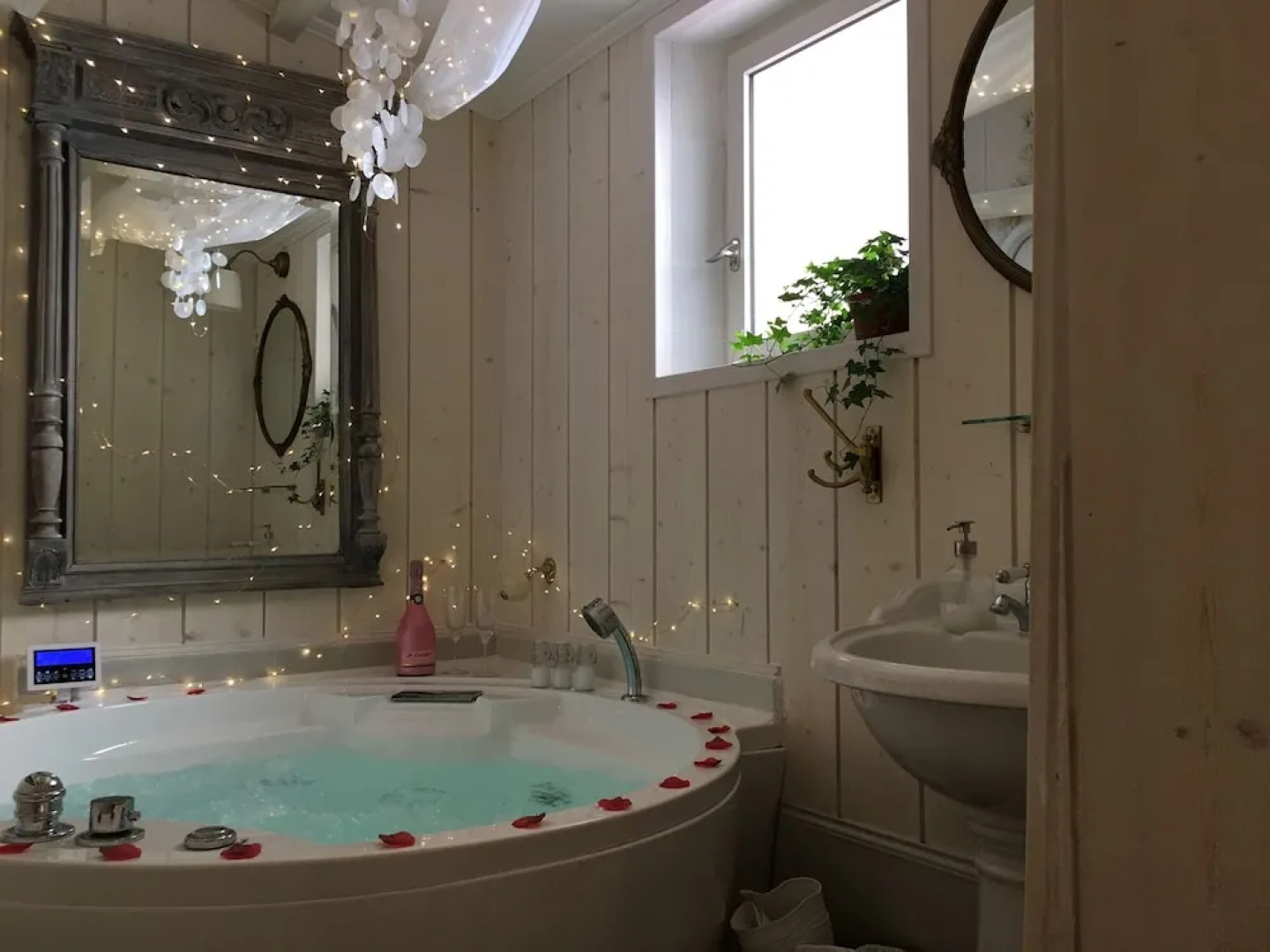 L'Escapade Aixoise Sauna Balnéo Jacuzzi All Inclusive