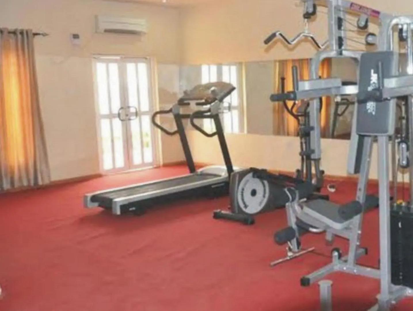 Sheriffyt Royal Hotel And Suites