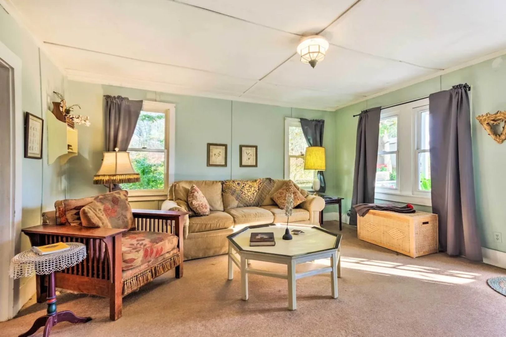 Mtn Cottage w/ Fire Pit in Newland!