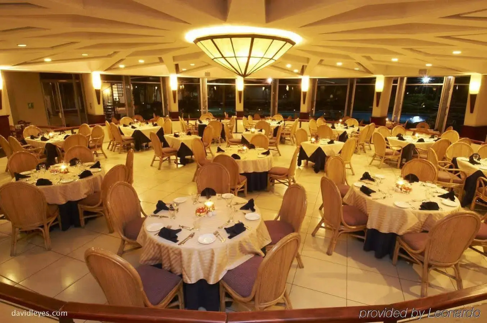 Porta Hotel del Lago