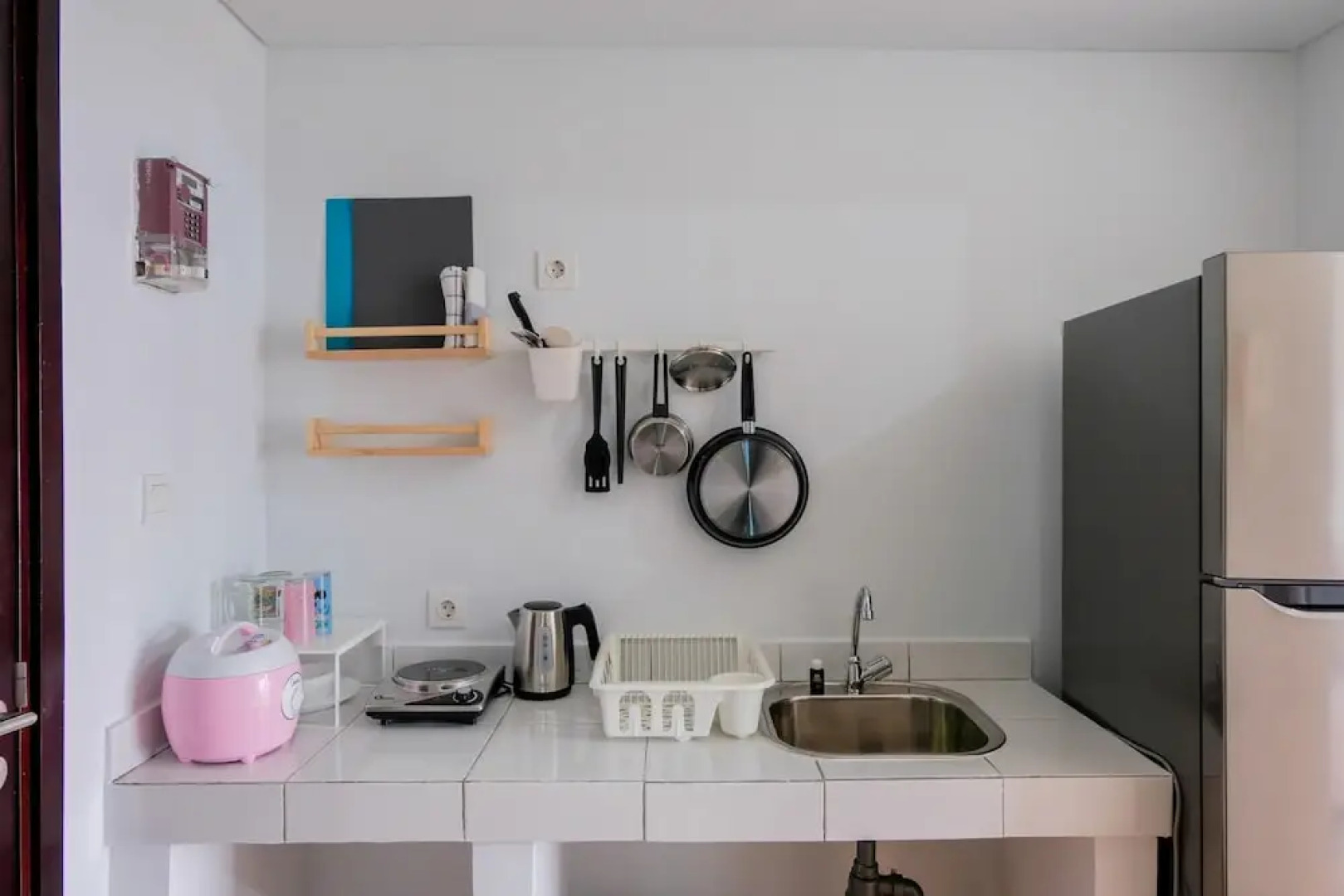 Homey Studio Room At Casa De Parco Apartment By Travelio