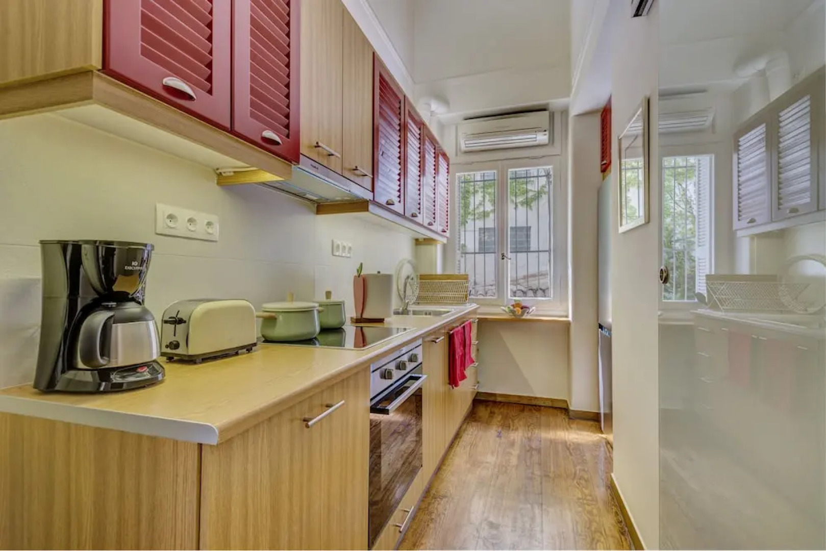 Neoclassical apartment next to Acropolis