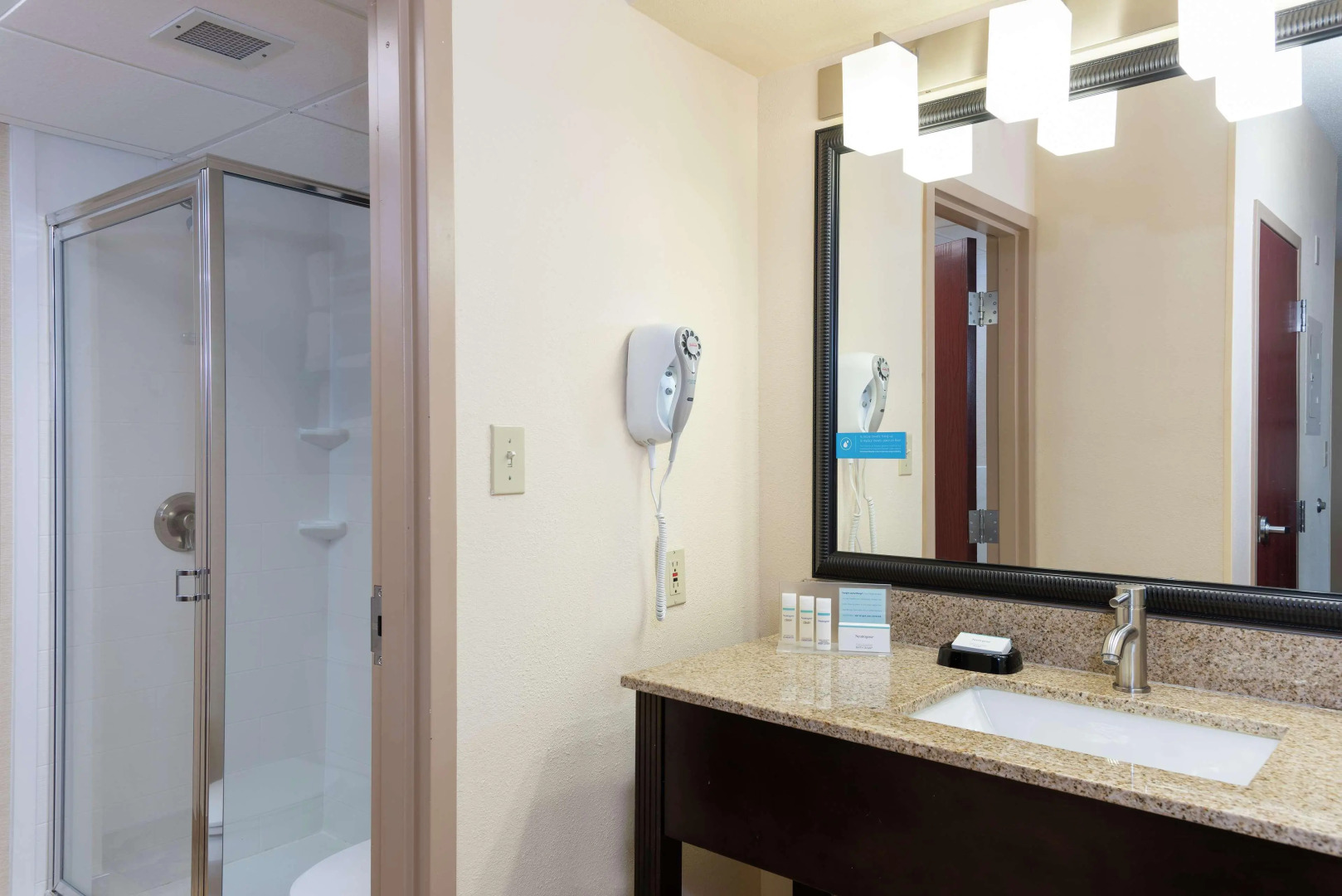 Hampton Inn & Suites Cleveland-Airport/Middleburg Heights