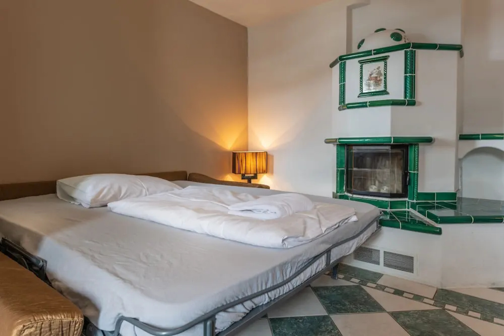 Hotel Rothirsch by Skinetworks