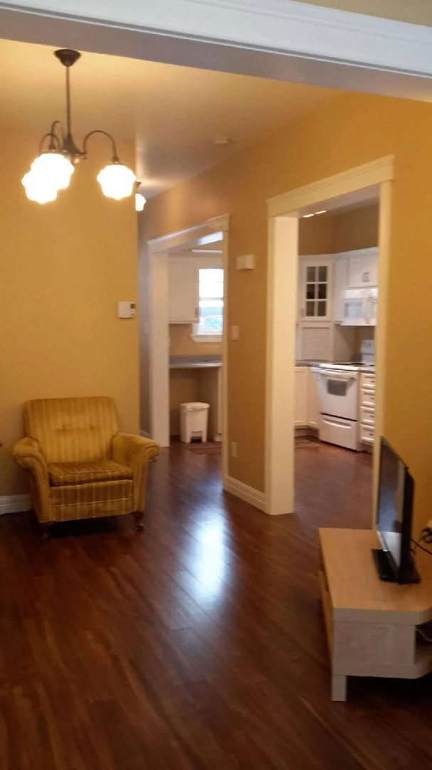 Eddie James Harbour Cottage