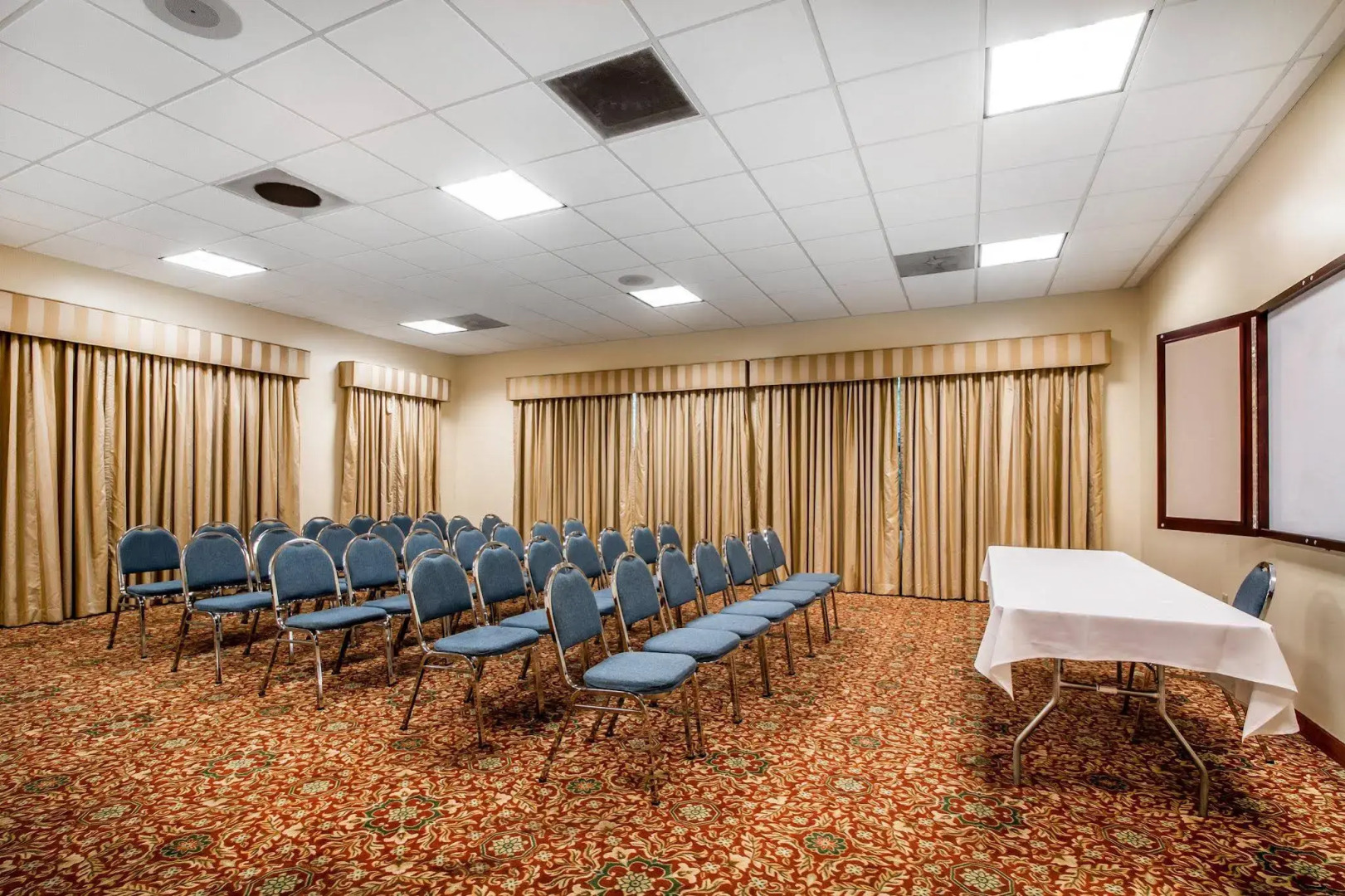 Quality Inn At Town Center