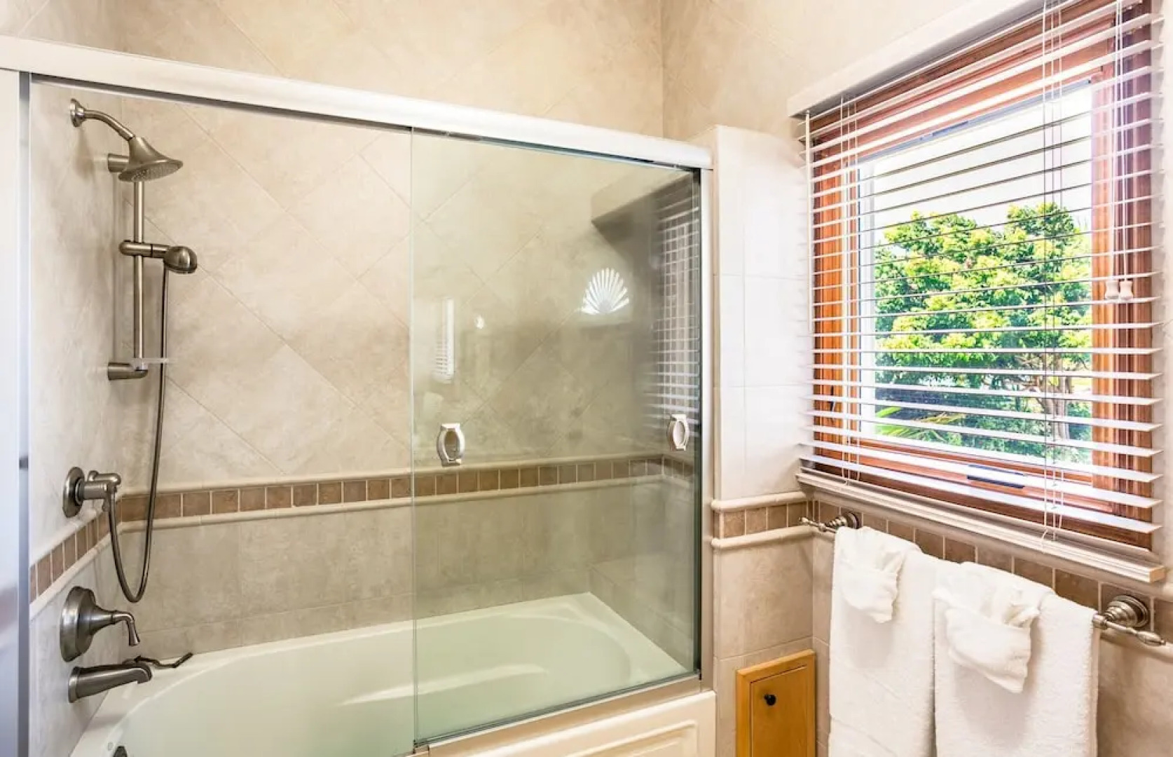 Maridadi by Cayman Villas