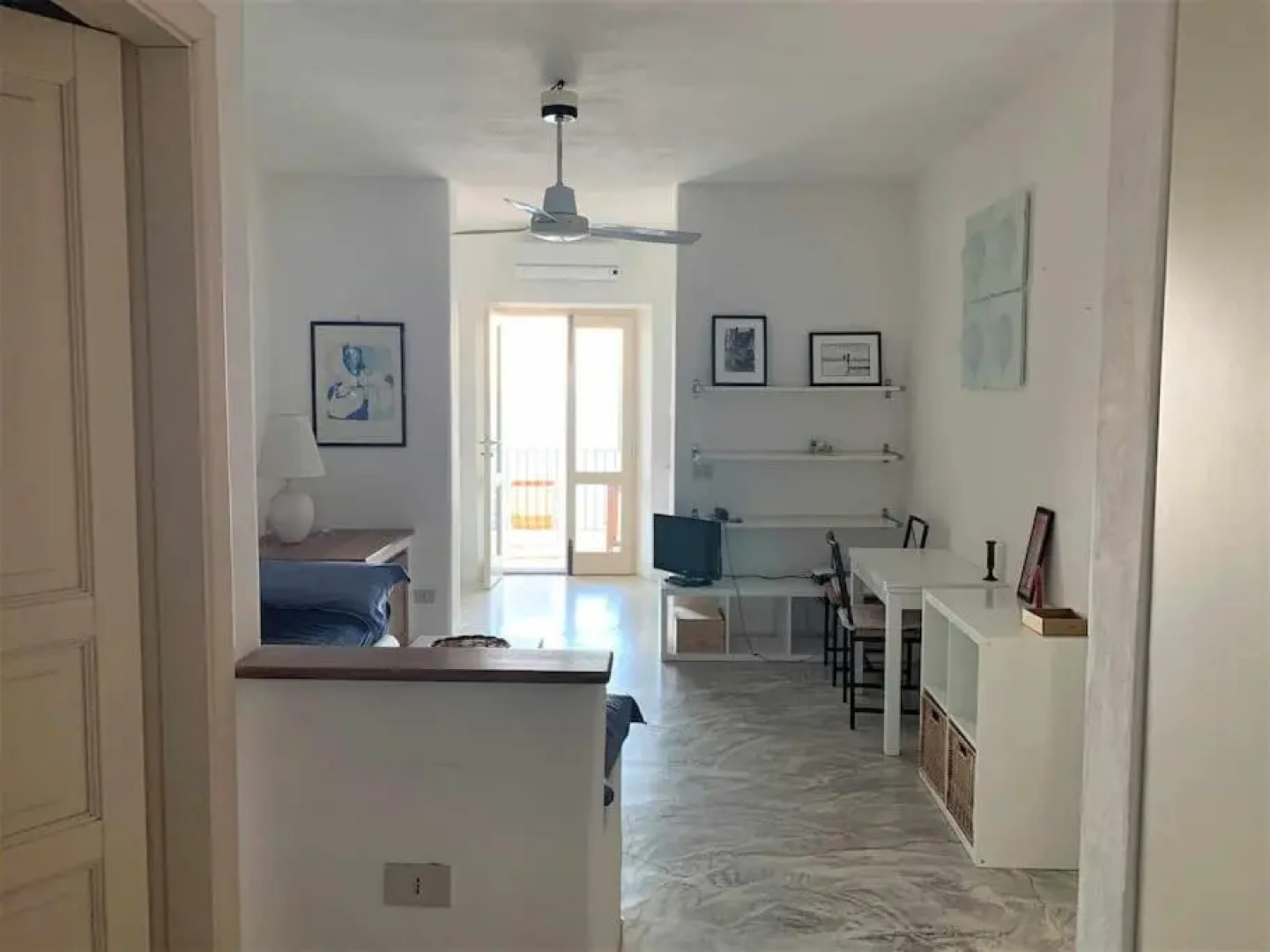 House Uva - on the port of Scalo Galera, Salina