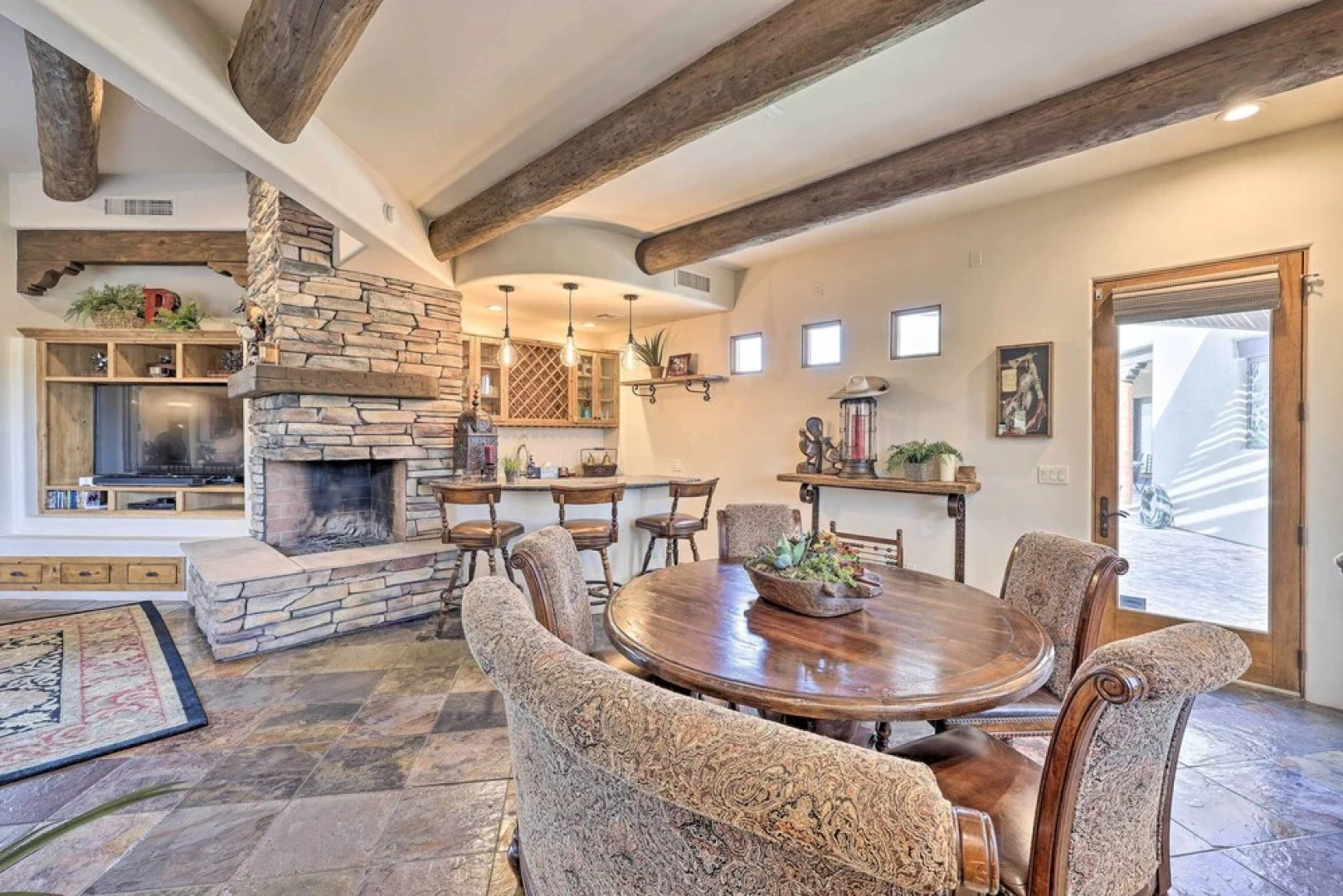 Cave Creek Oasis w/ Putting Green, Spa & Mtn View!