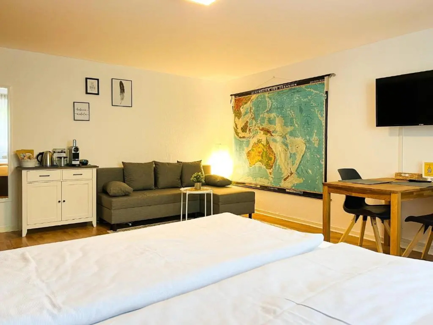 modern Room with Netflix in Porta Westfalica