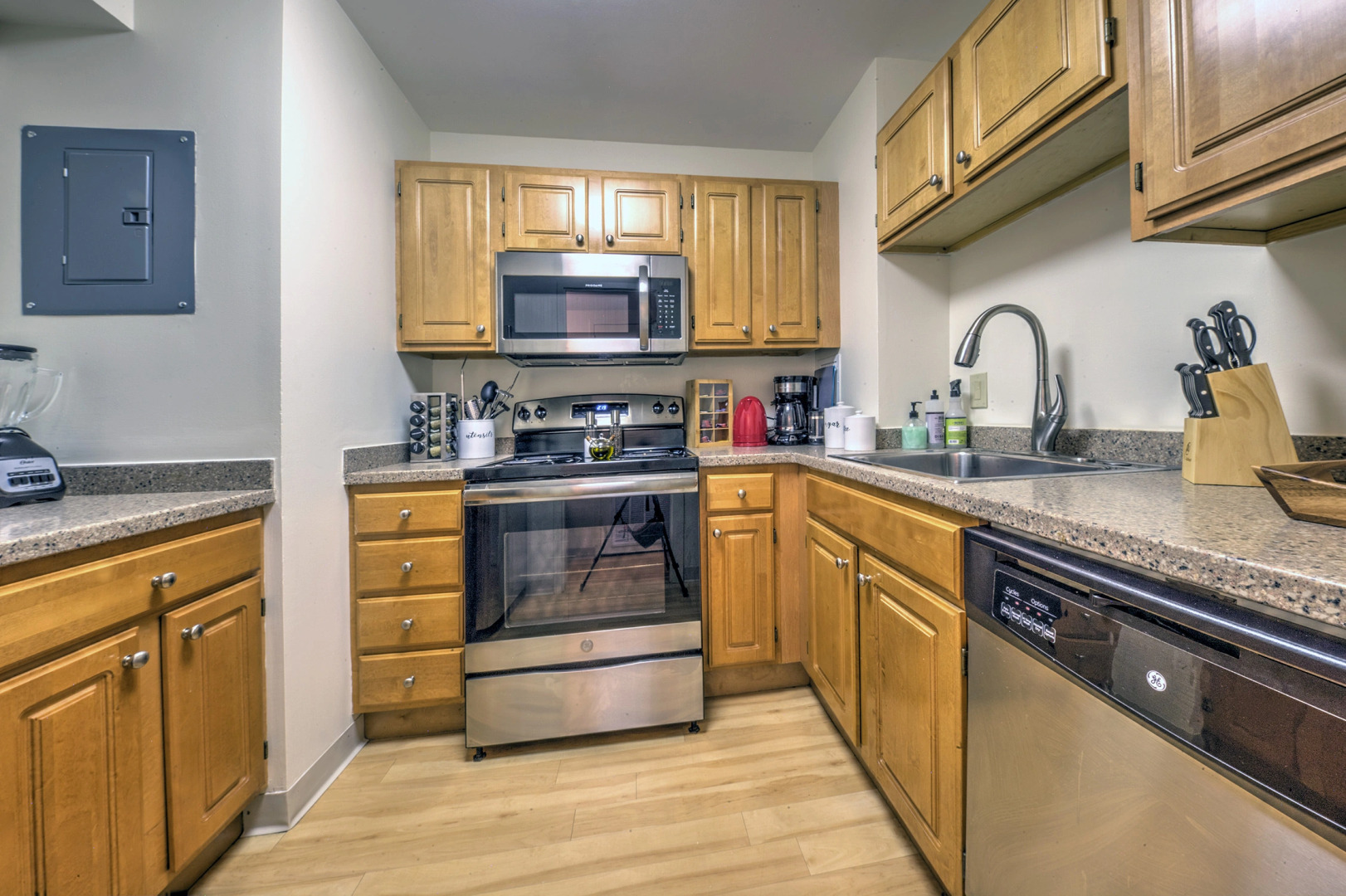 Gorgeous Apt With Dedicated Flex-cation Office Space!