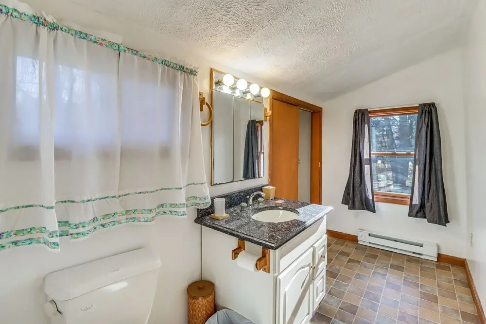 Quaint Tannersville Cottage ~ 2 Mi to Skiing!