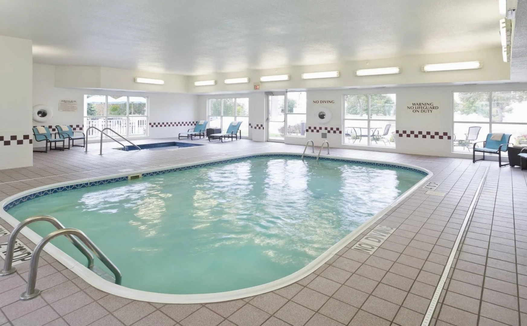 MainStay Suites Appleton Airport - Fox River Mall Area