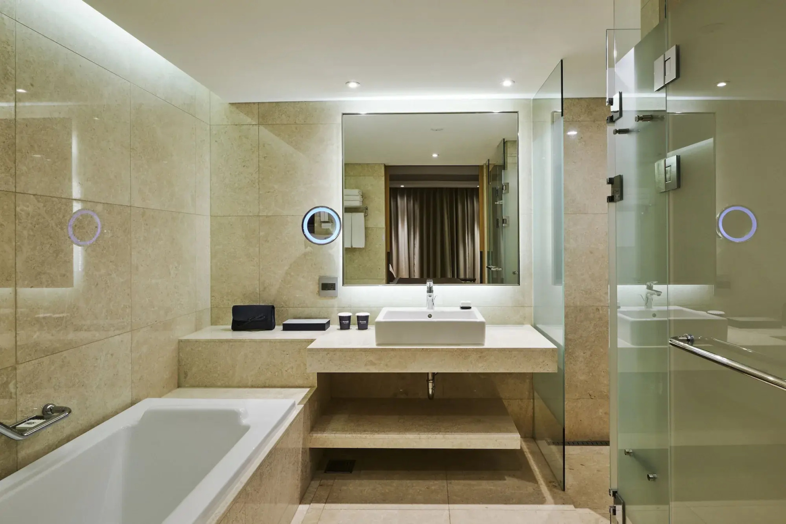 Hotel Hyundai by Lahan Ulsan