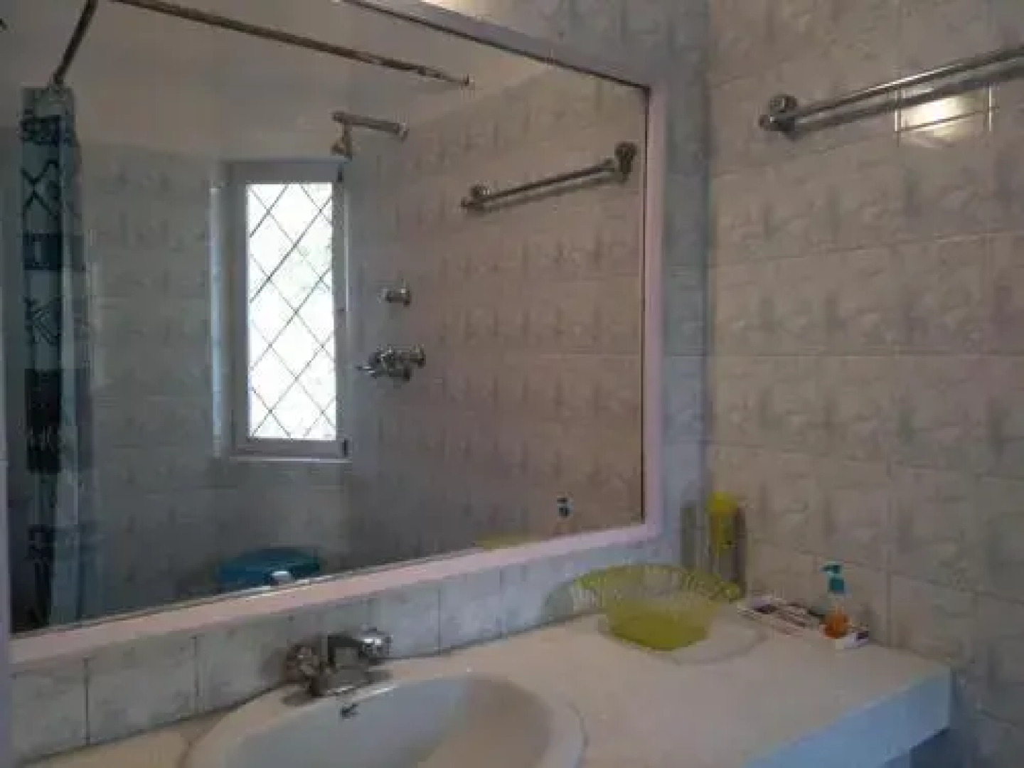 Aayesh Bed & Breakfast