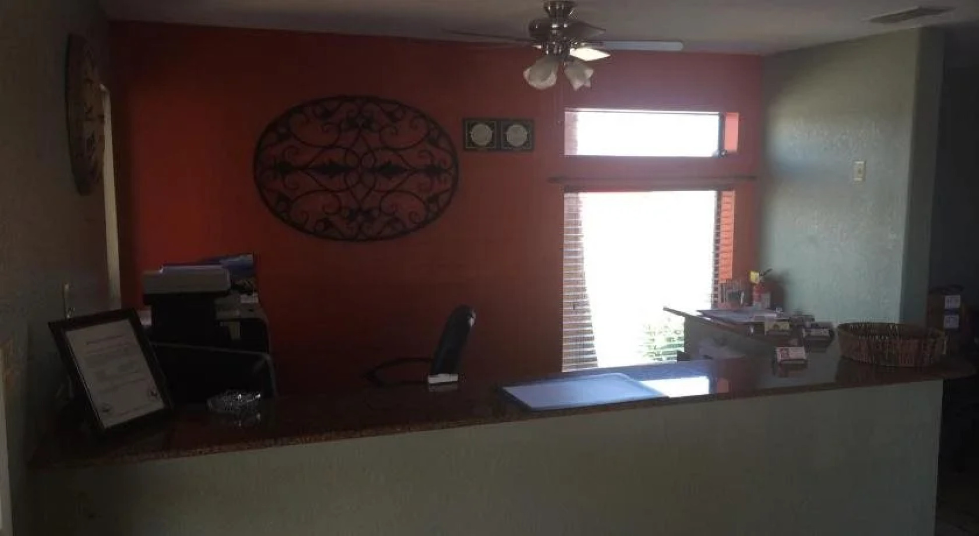 Country Hill Inn and Suites