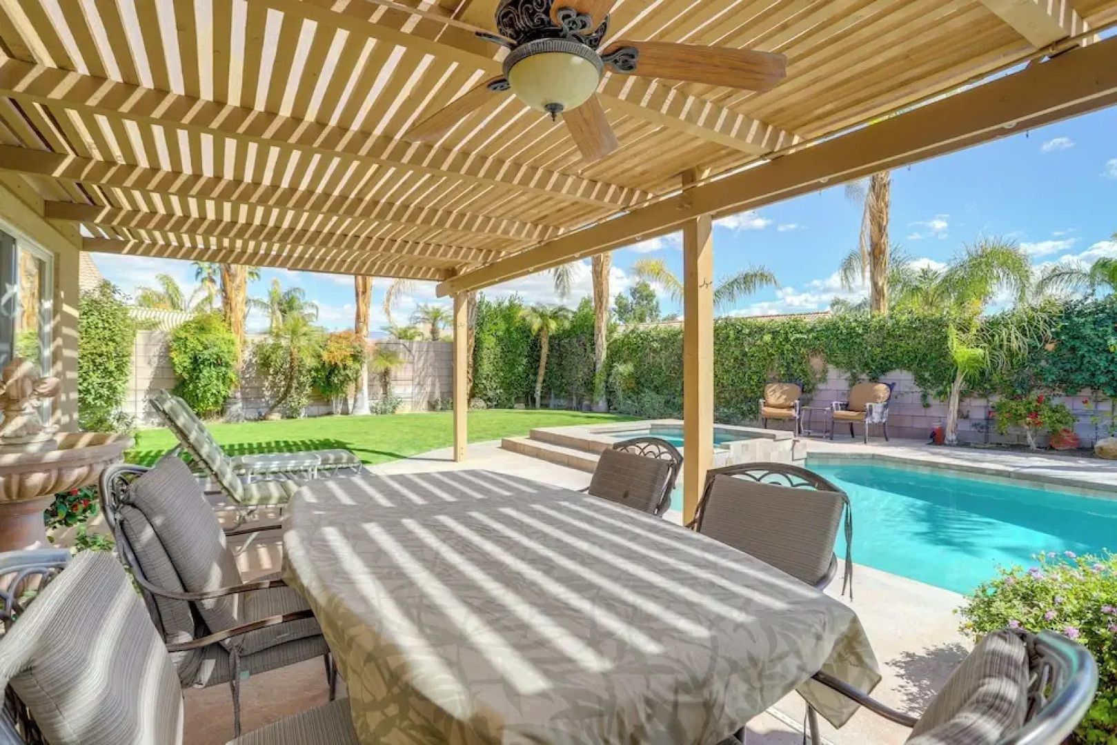 065014: 2 Mi to Big Rock Golf Course: Luxury Home