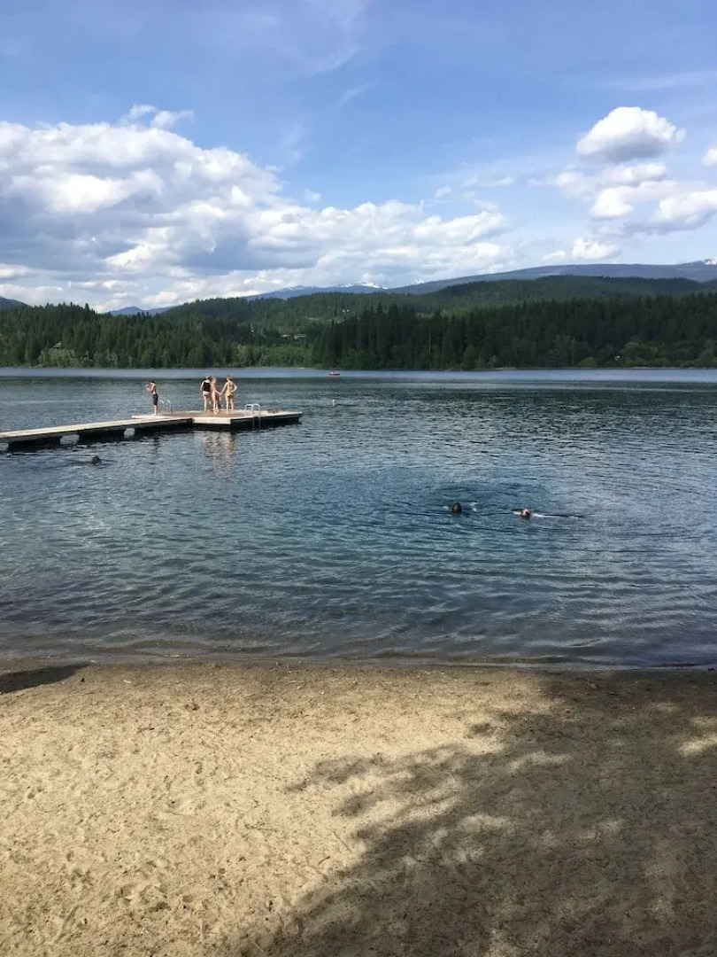 Nana's Nest And Breakfast