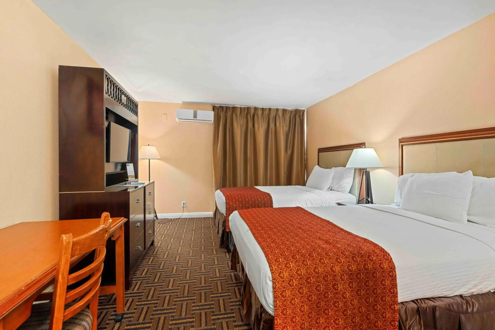 Lemon Tree Hotel & Suites Anaheim