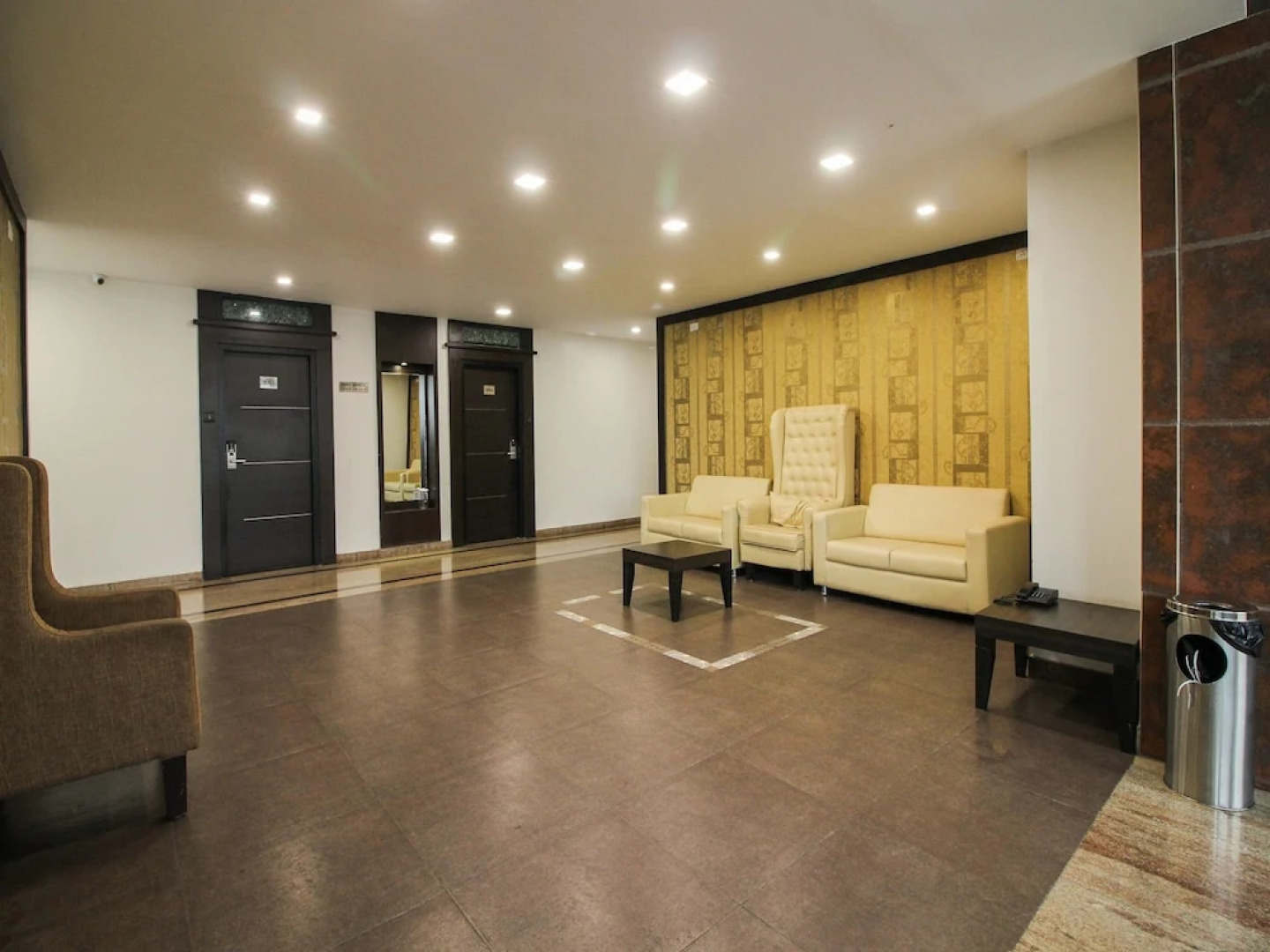 Capital O 15964 NI Ambaari Suites