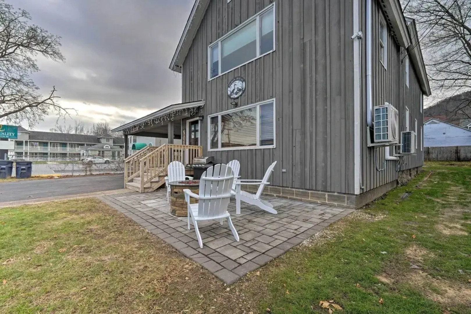 Family-friendly Retreat: Walk to Lake George!