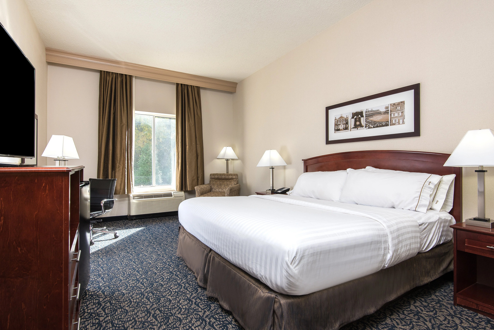 Holiday Inn Express & Suites Philadelphia - Mt. Laurel by IHG